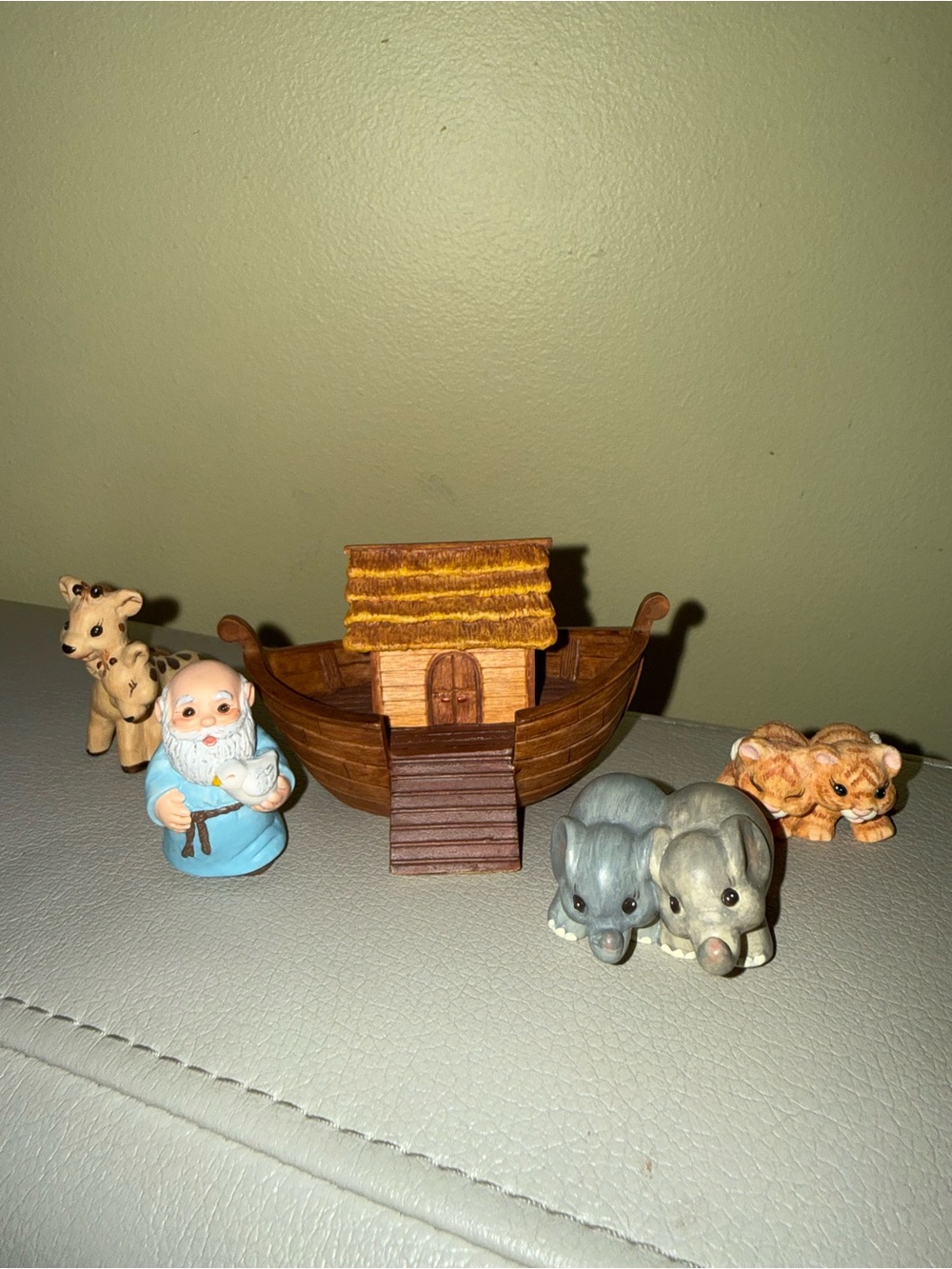 Hallmark Noah's Ark Mini Figurine Set - 1995